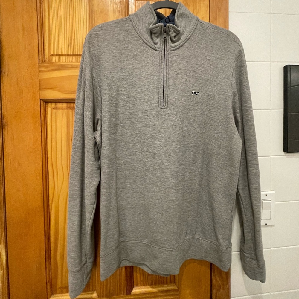 Men’s Vineyard Vine grey quarter zip size small